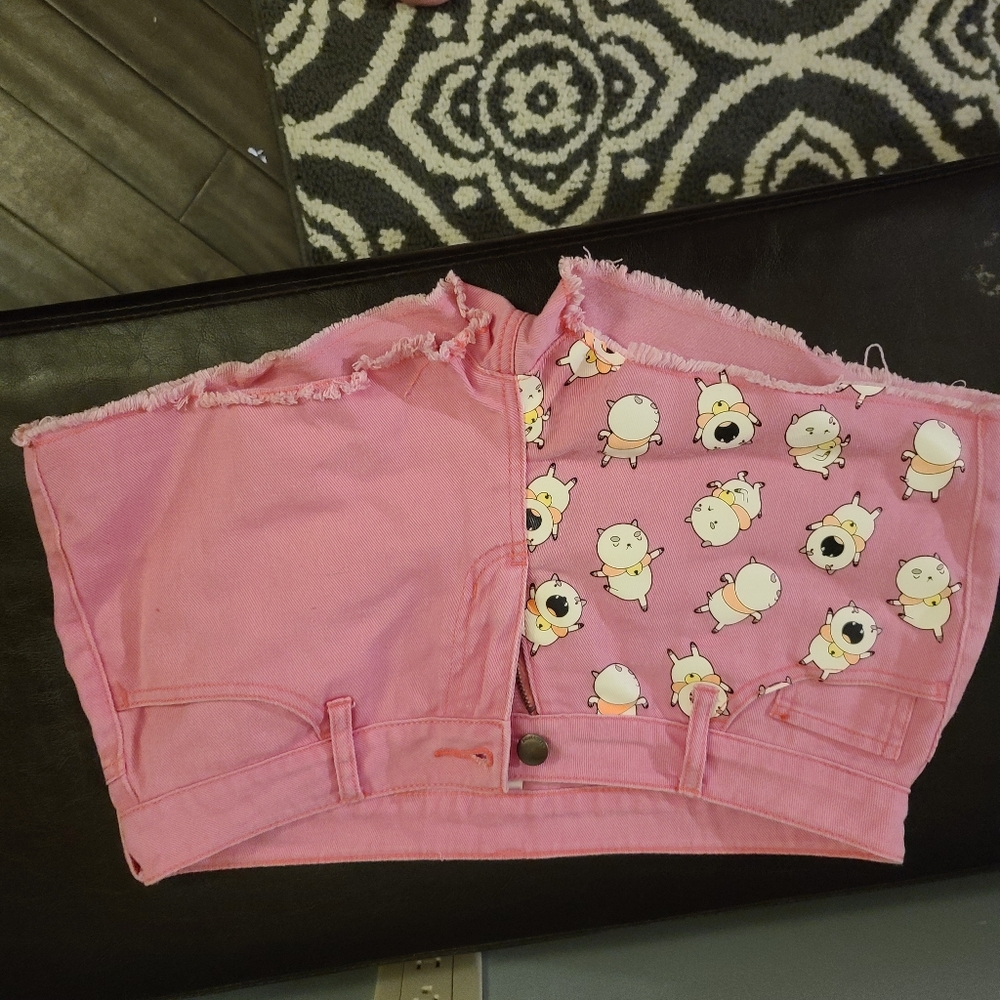 Bee and Puppycat shorts rare